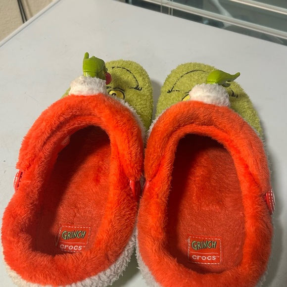 Crocs Grinch Collaboration - Picture 3 of 4